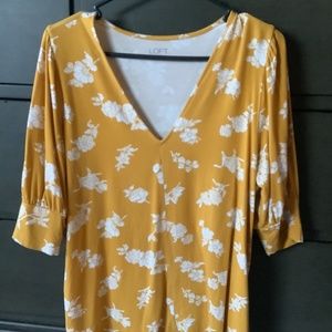 Loft V Neck Floral Top w Gathered and Banded Sleeves YELLOW/GOLD Large